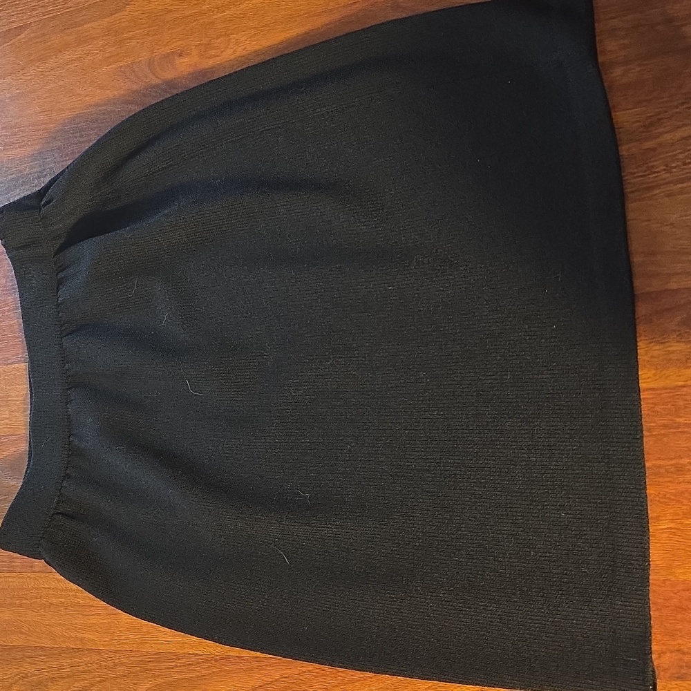 St John Collection Cllassic Black Women's Skirt